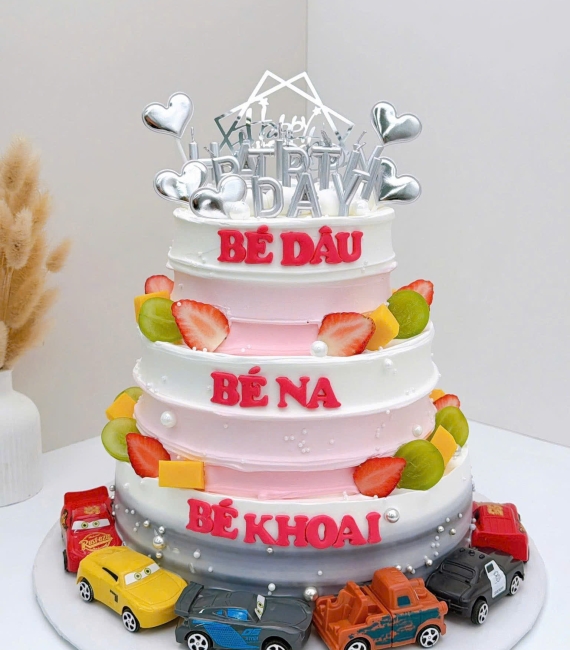 Bánh kem 3 tầng dành cho bé trái bé gái