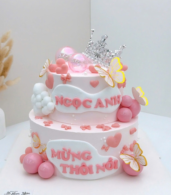 Bánh kem thôi nôi cho bé gái tone hồng