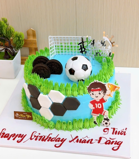 Bánh kem dành cho bé trai yêu thích bóng đá hot 2026
