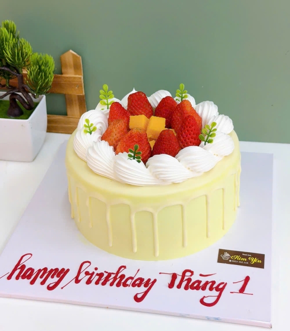 Bánh sinh nhật trái cây theo kiểu đơn giản