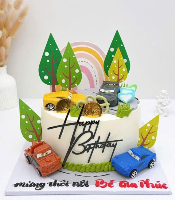 Mẫu bánh kem dành cho bé trai yêu thích ô tô hot tại Kim Yến