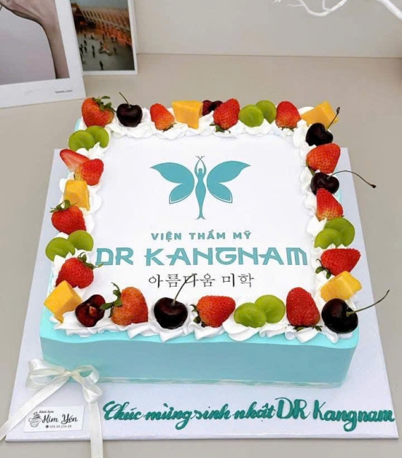 Bánh kem trái cây hình vuông tặng sinh nhật đối tác