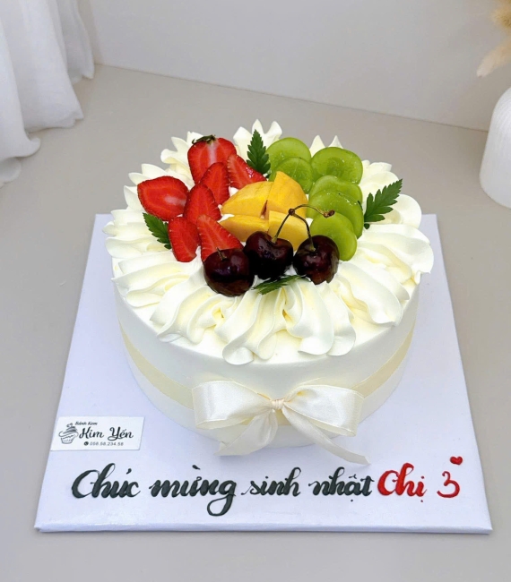 Bánh kem trái cây mix theo yêu cầu của khách hàng