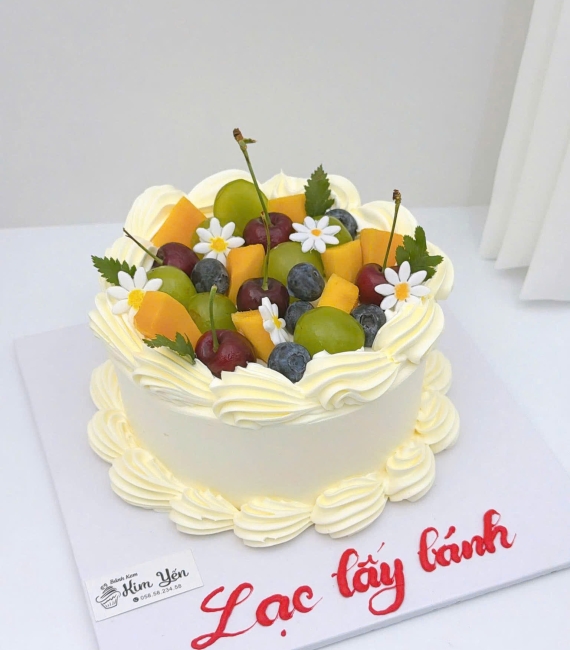 Bánh kem trái cây mix theo yêu cầu của khách hàng