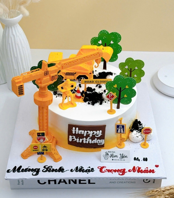 Mẫu bánh kem dành cho bé trai yêu thích công trình hot 2026