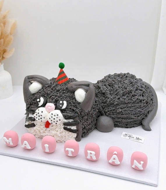 Bánh kem đầy tháng tuổi mèo dành cho bé gái