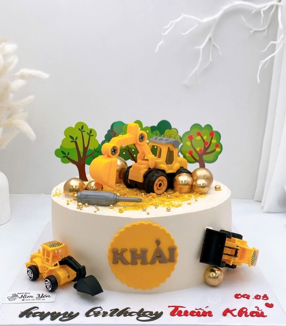 Mẫu bánh kem dành cho trai lên 5 tuổi hot 2026 thích xe múc ,xe cẩu