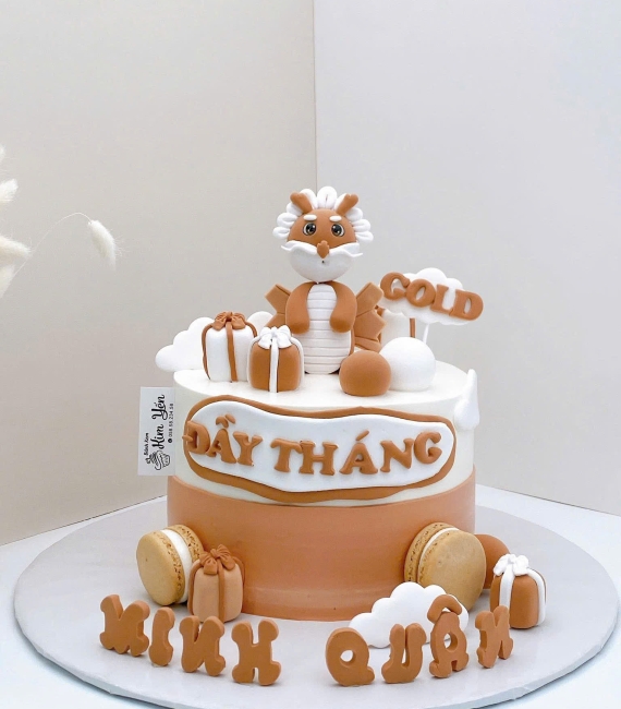 Bánh kem thôi nôi dành cho bé trai tone nâu 