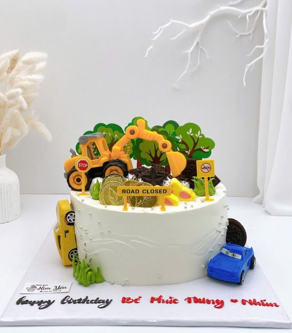 Mẫu bánh kem dành cho bé trai 8 tuổi đẹp