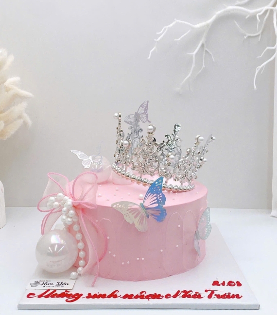Bánh kem dành cho nữ vương miện tone hồng 