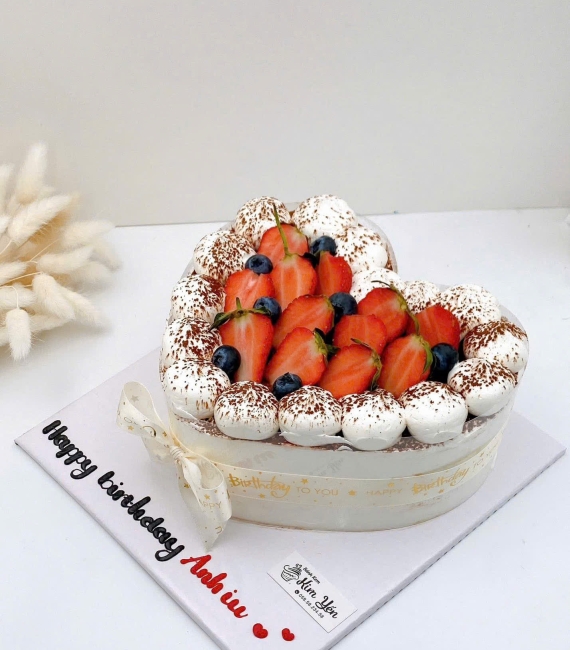 Bánh tiramisu mẫu trái tim