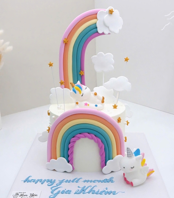 Bánh kem thôi nôi đẹp 7 sắc cầu vòng mẫu đẹp 2026