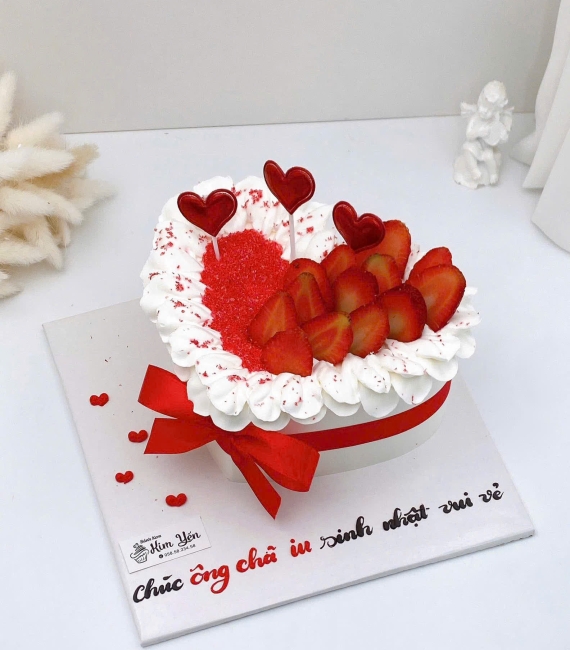 Tổng hợp mẫu bánh kem trái cây đẹp 2026 tặng anh yêu trái tim đỏ