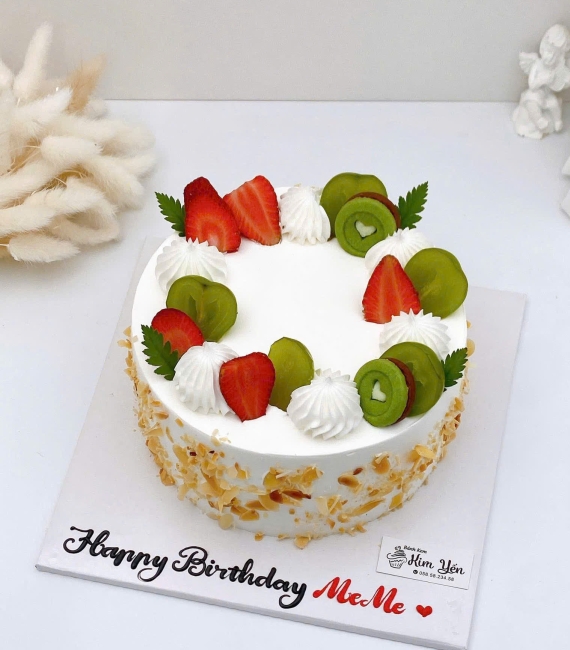 Tổng hợp mẫu bánh kem trái cây đẹp 2026 đơn giản kết hợp hạnh nhân