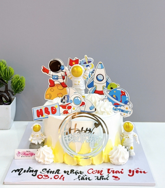 Tổng hợp mẫu đẹp cho bé trai yêu thích phi hành gia lên 3 tuổi