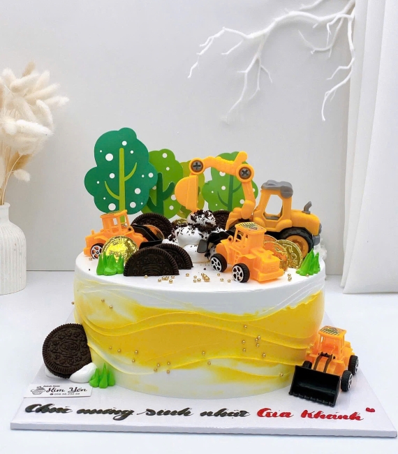 Bánh kem dành cho bé trai hot đẹp mix phụ kiện theo yêu cầu 