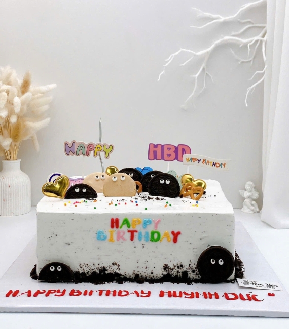 Bánh kem dành cho bé trai làm theo yêu cầu hình vuông 