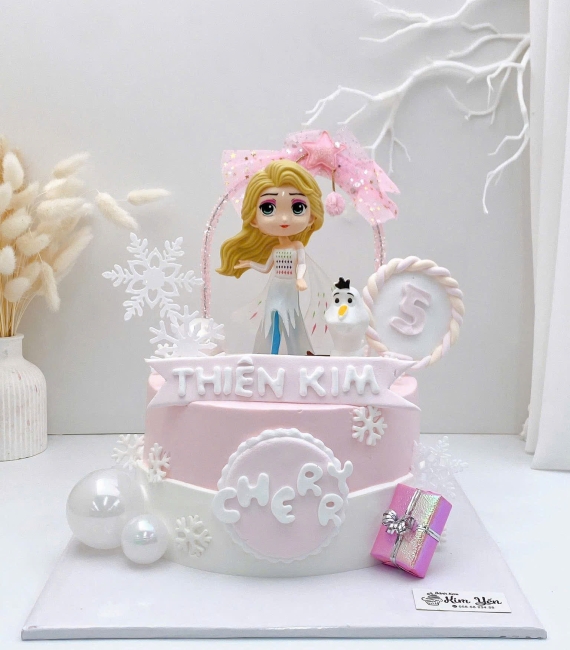 Bánh kem công chúa mẫu màu hồng tone trắng cao cấp 
