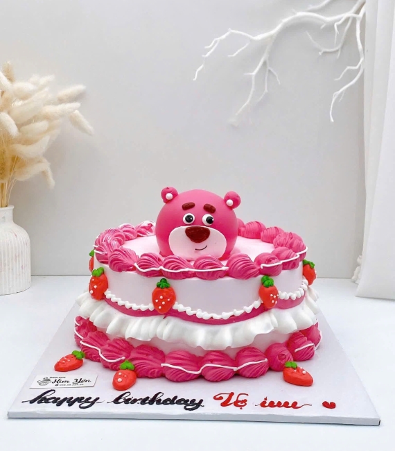 Bánh kem gấu dâu xinh cho bé gái 5 tuổi 