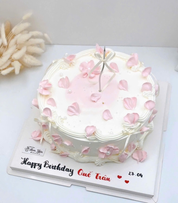 Bánh kem tặng nữ tone hồng bắt hoa xinh nhí 