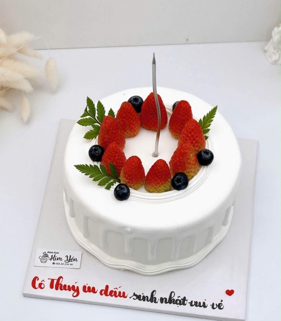 Bánh Kem Trái Cây hot 2026 phủ đầy dâu tây