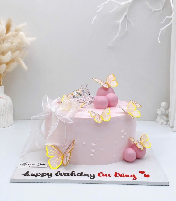 Bánh kem tặng nữ mẫu đẹp xinh xắn tặng cục vàng 