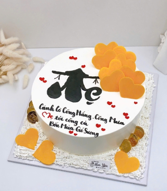 Bánh kem tặng mẹ vẻ hình chibi kèm lời chúc 