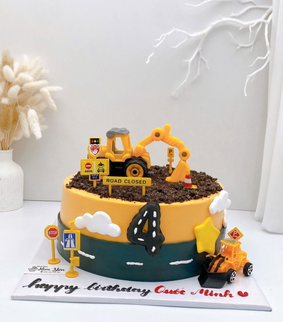 Bánh kem dành bé trai yêu thích xe công trình 