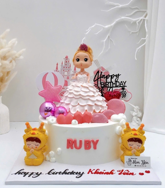 Bánh kem dành cho bé gái 3 tuổi công chúa