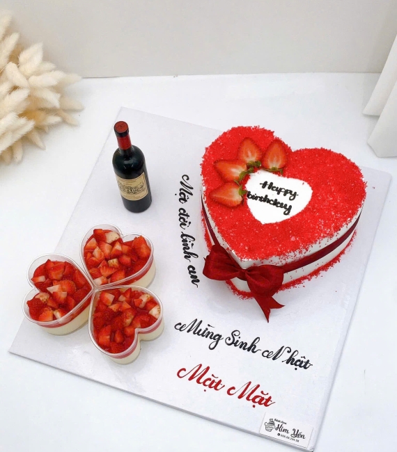 Mẫu bánh cúp 3 ly kèm bánh trái tim 