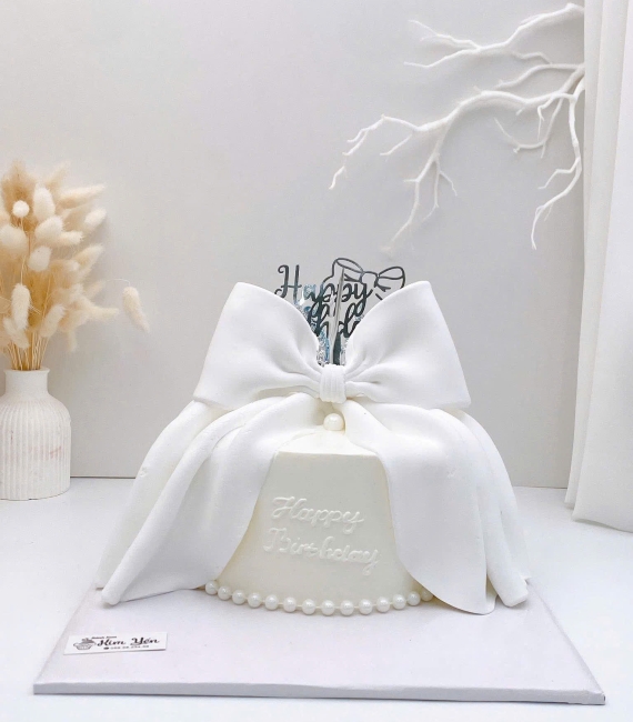 Bánh kem trang trí nơ fodant đẹp 
