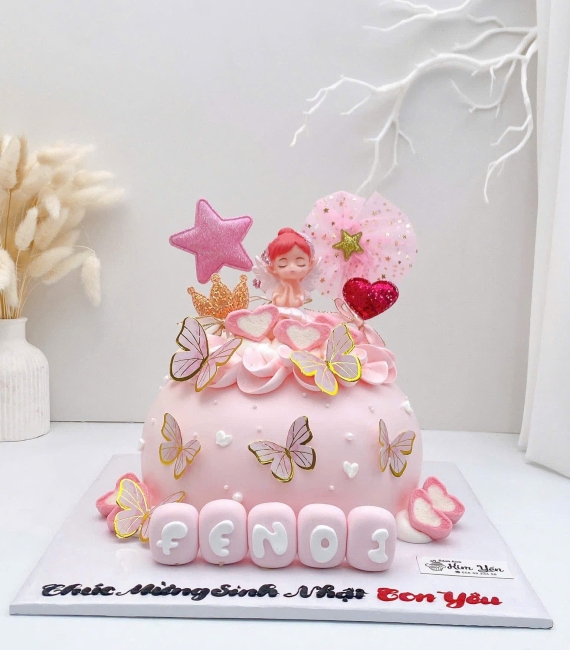 Bánh kem tạo hình túi tiền tặng con gái yêu 