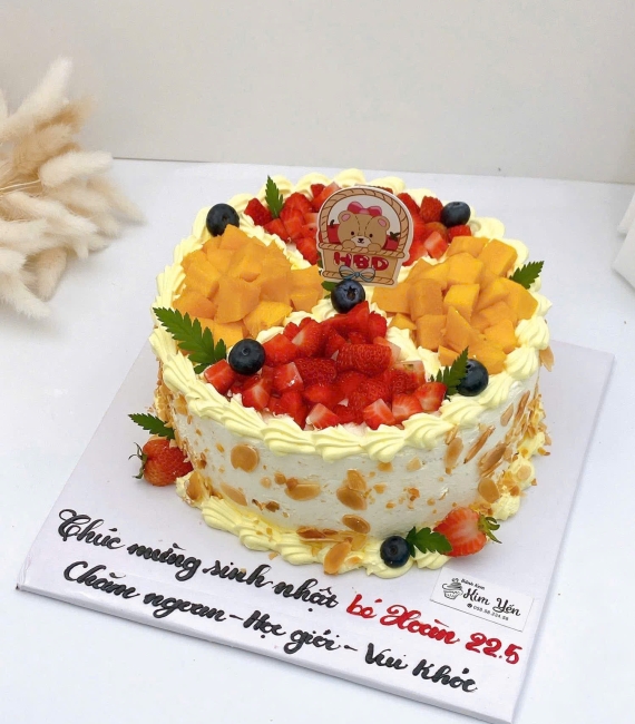 Bánh kem trái cây liên hoan cuối năm 