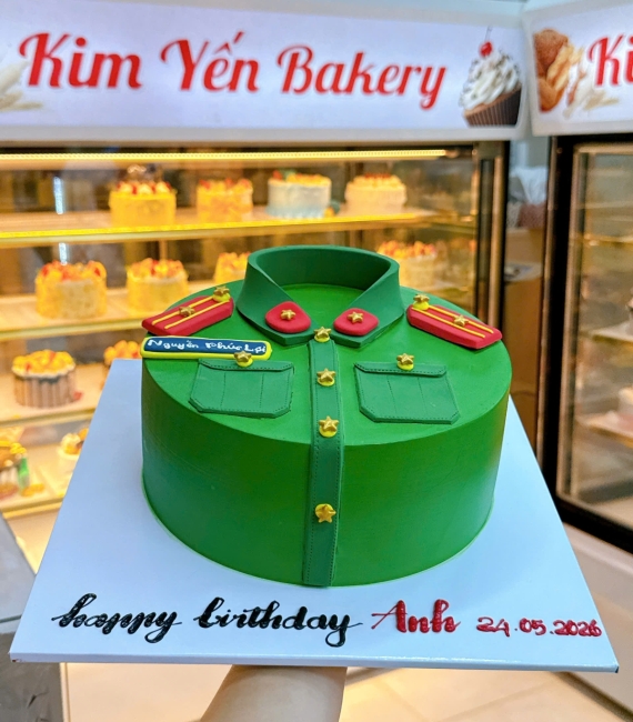 Bánh kem tạo hình áo công an 