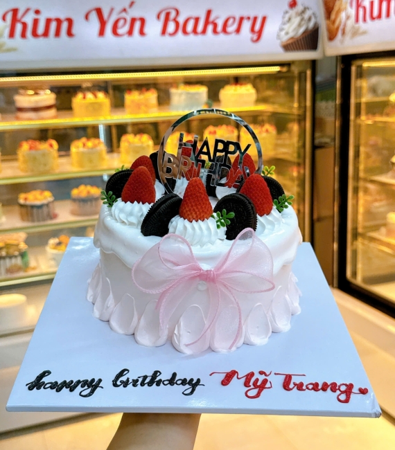 Bánh kem trái cây tone hồng hot năm nay 