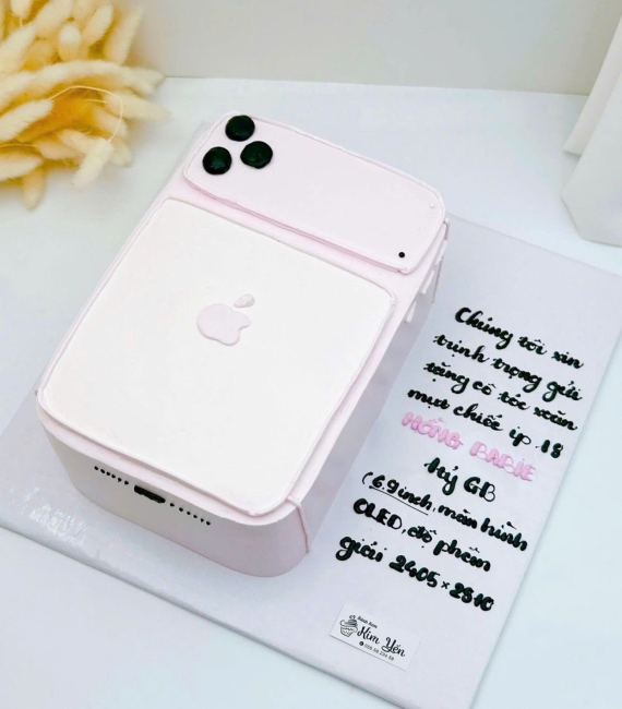 Bánh kem tạo hình iphone màu hồng tặng nữ 