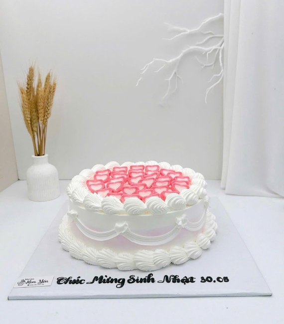 Bánh kem sinh nhật tone hồng hot 