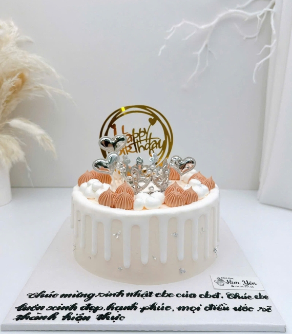 Bánh kem sinh nhật tặng nữ viết lời chúc mừng dài 