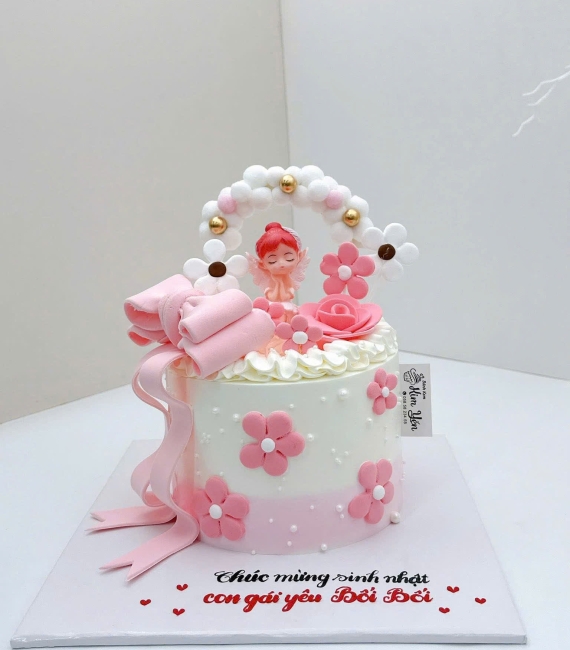 Bánh kem dành cho bé gái tạo hình công chúa xinh 
