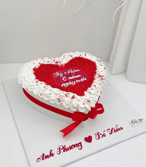 Bánh kem tone hồng tặng nữ 18 tuổi 