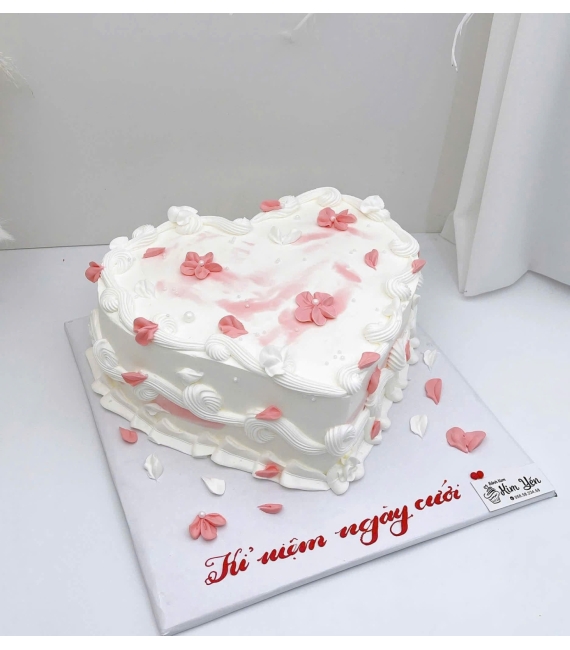 Bánh kem trái tim mừng ngày cưới hot 