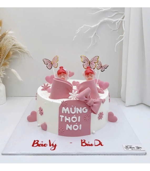 Bánh Kem thôi nôi dành cho bé gái công chúa xinh 