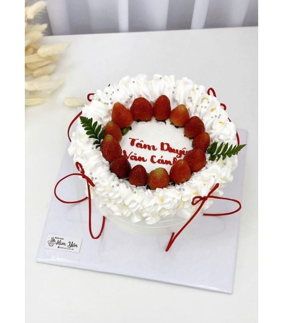 Bánh trái cây mix dâu tây hot hiện nay 