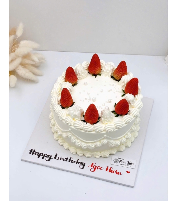 Bánh trái cây mix dâu tây hot hiện nay 