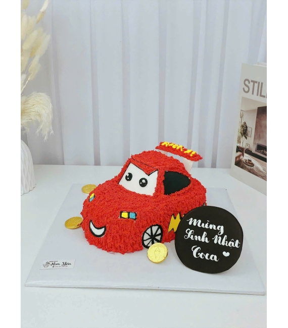 Bánh kem dành cho bé trai yêu thích ô tô 