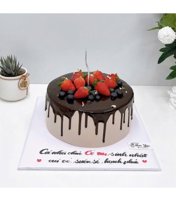 Bánh trái cây mix dâu tây hot hiện tại 