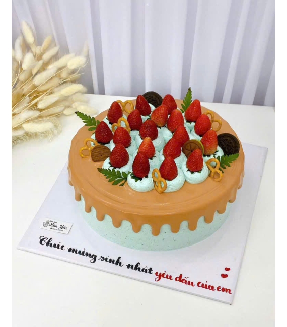 Bánh trái cây tặng nữ mẫu đẹp dành tặng con gái 