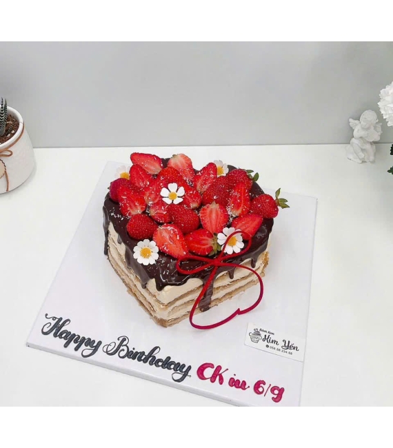 Bánh trái cây tặng ck yêu mix dâu tây 