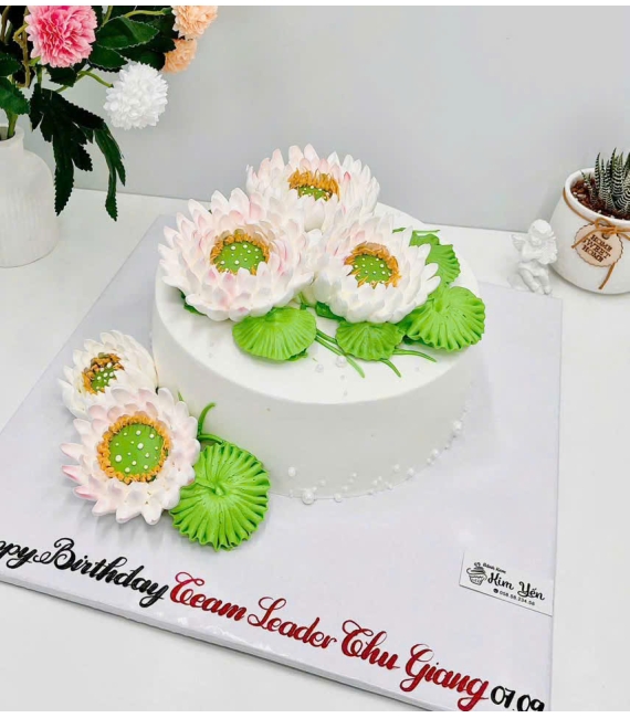 Bánh kem đẹp cho nữ  yêu thích hoa sen 