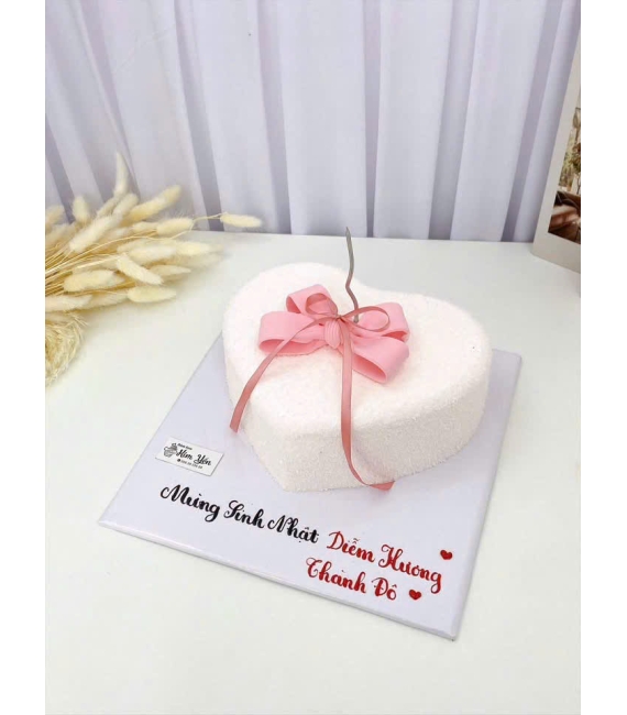 Bánh kem tặng nữ trái tim ngọt ngào 